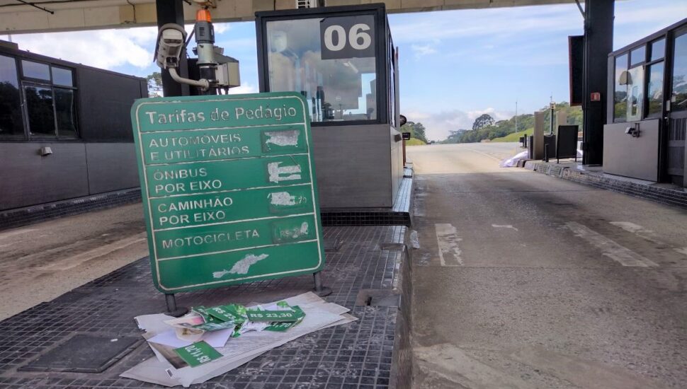 Escuridão e perigos em praças de pedágio desativadas motivam ação e Dnit abre licitação
